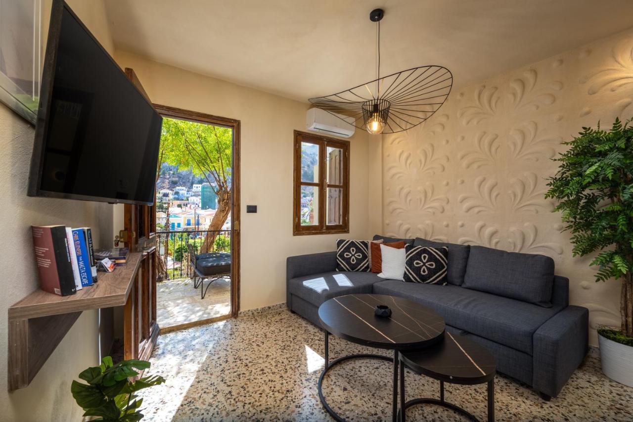 Townhall Apartment Сімі Екстер'єр фото